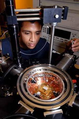 ibm и технологический институт штата джорджия устанавливают мировой рекорд быстродействия для кремниевых чипов